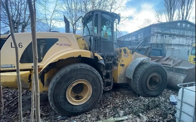 New Holland LB